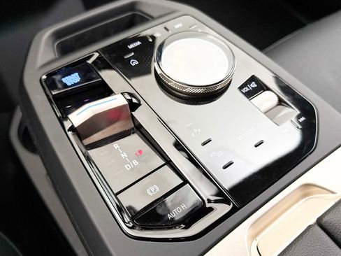 Used 2023 BMW iX xDrive50 w/ Sport Package image 24