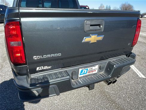 Used 2016 Chevrolet Colorado LT w/ LT Convenience Package image 12