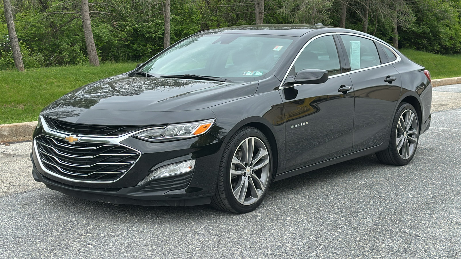 Used 2024 Chevrolet Malibu LT FWD image 2