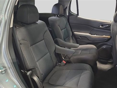 Used 2023 GMC Acadia SLE w/ Driver Convenience Package image 14