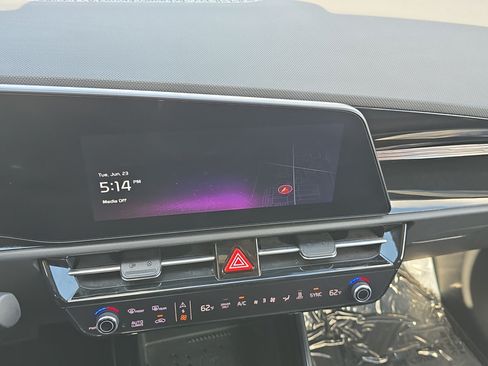 Used 2023 Kia Niro Wind w/ Wind Preserve Package FWD image 18