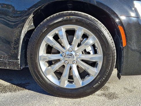 Certified 2023 Chrysler 300 Touring image 26