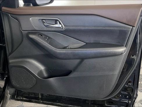 Used 2021 Nissan Rogue Platinum AWD/4WD image 23