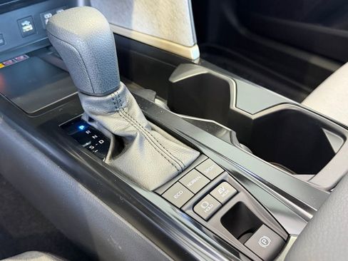 Used 2026 Toyota Camry LE w/ Convenience Package image 27