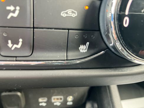 Used 2022 Chevrolet TrailBlazer RS image 25