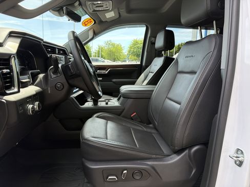 Used 2023 GMC Sierra 1500 Denali w/ Technology Package AWD/4WD image 16