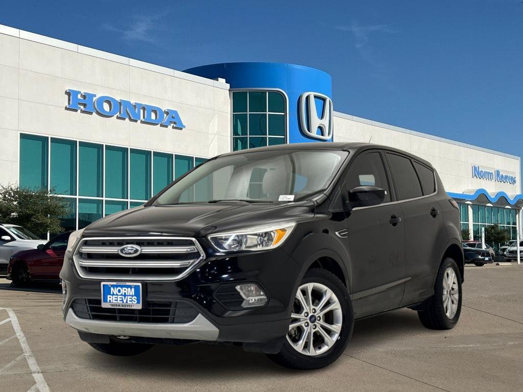 Used 2017 Ford Escape SE FWD image 1