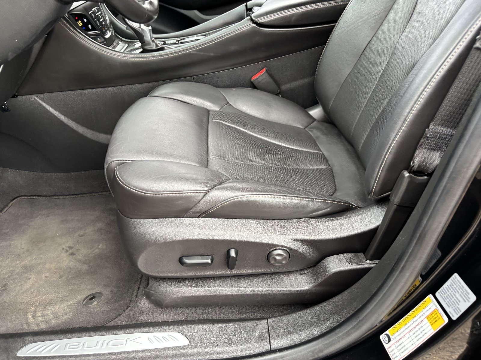Used 2018 Buick Envision Premium AWD/4WD image 21