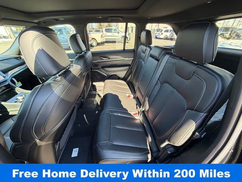 New 2026 Jeep Grand Cherokee Limited w/ Limited Altitude Package image 11