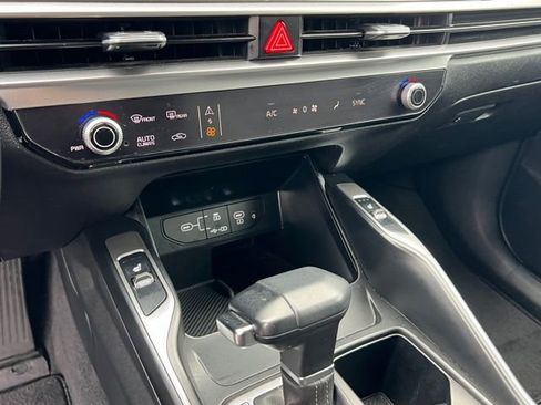 Certified 2024 Kia Sorento S image 23