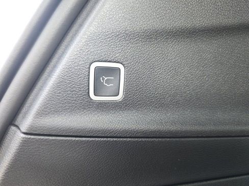 New 2026 Chrysler Pacifica Limited w/ S Appearance Package image 9