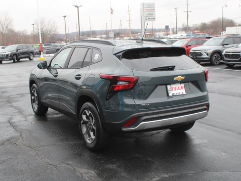 New 2026 Chevrolet Trax LT w/ Driver Confidence Package image 5