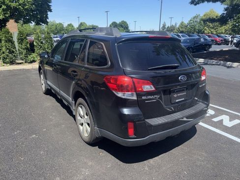 Used 2011 Subaru Outback 2.5i Premium w/ All-Weather Pkg AWD/4WD image 12