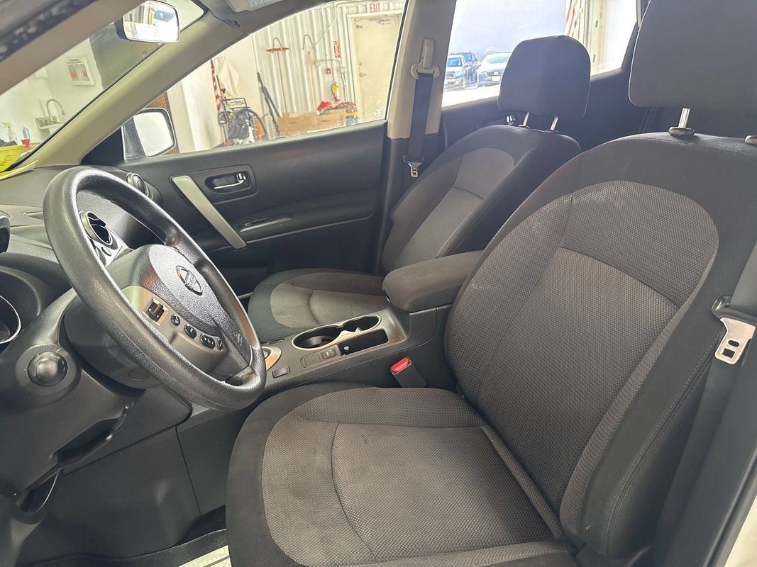 Used 2013 Nissan Rogue SV w/ Premium Pkg AWD/4WD image 9