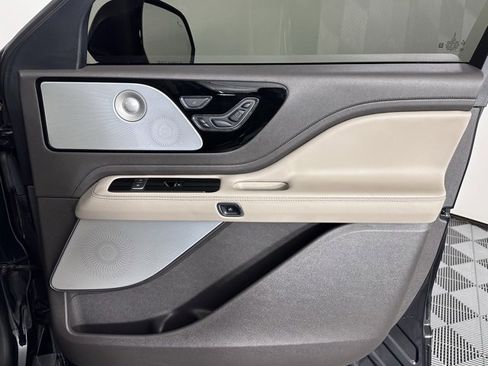 Used 2021 Lincoln Aviator Reserve w/ Equipment Group 201A image 32