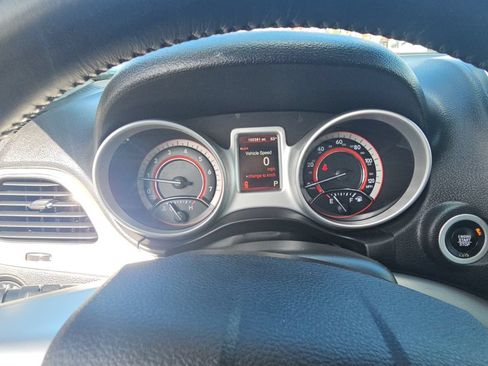 Used 2018 Dodge Journey SE w/ Connectivity Group FWD image 14