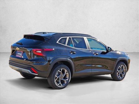 New 2026 Chevrolet Trax LT w/ LT Convenience Package image 2