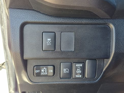 Used 2020 Toyota Tacoma TRD Sport w/ Technology Package AWD/4WD image 36