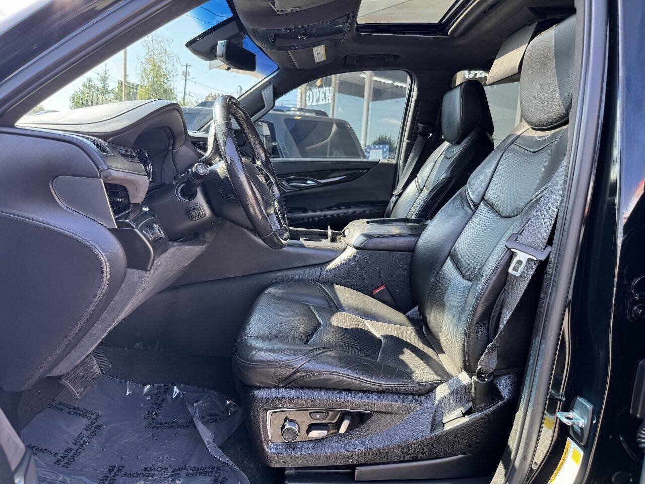 Used 2019 Cadillac Escalade Platinum RWD image 36