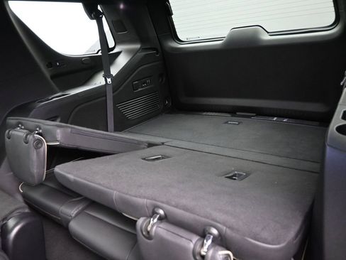 Used 2023 Chevrolet Tahoe Premier image 15