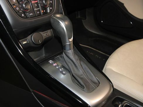Used 2019 Buick Cascada Premium FWD image 16