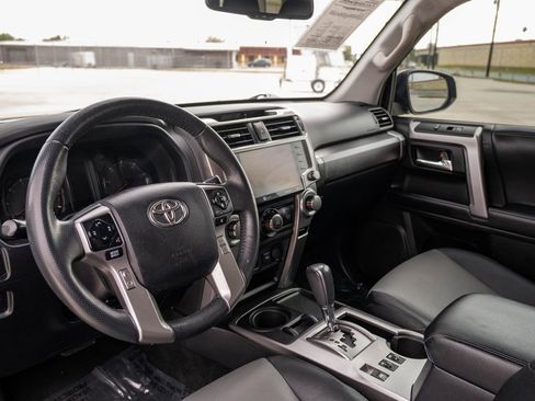 Used 2022 Toyota 4Runner SR5 Premium image 13