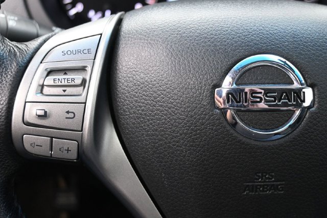 Used 2014 Nissan Altima 2.5 SV w/ Convenience Package FWD image 25