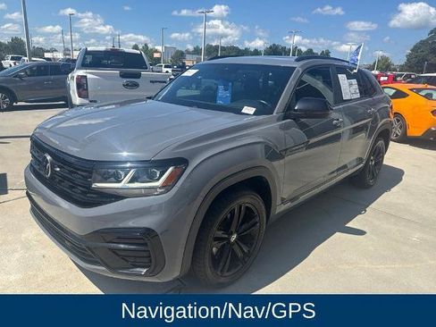 Used 2023 Volkswagen Atlas Cross Sport SEL R-Line AWD/4WD image 4