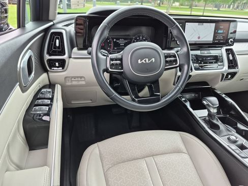 Certified 2022 Kia Sorento SX FWD image 32