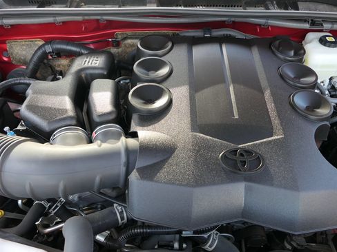 Used 2022 Toyota 4Runner SR5 Premium AWD/4WD image 27