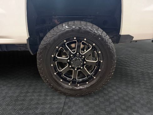 Used 2019 Chevrolet Silverado 2500 High Country w/ Duramax Plus Package AWD/4WD image 15