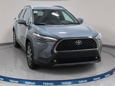 Certified 2024 Toyota Corolla Cross XLE image 3