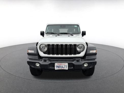 Used 2025 Jeep Wrangler Unlimited Sport AWD/4WD image 2