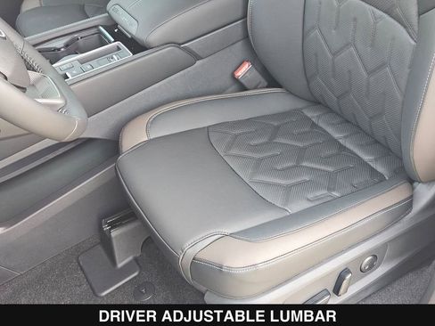 New 2026 Nissan Pathfinder Platinum image 16