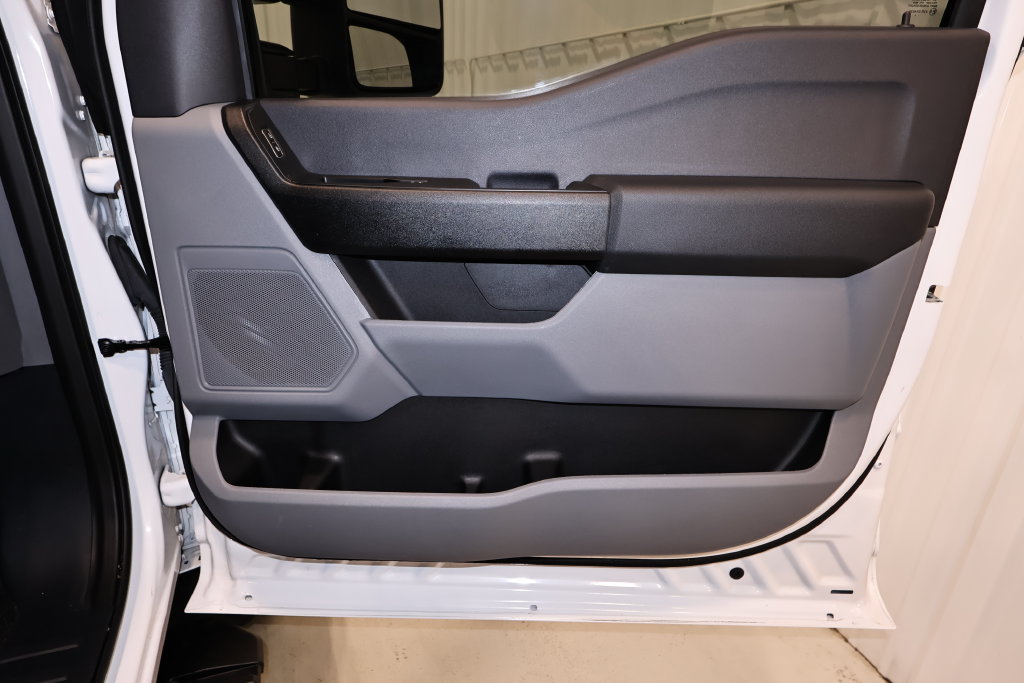 Certified 2024 Ford F550 4x4 Regular Cab Super Duty image 14