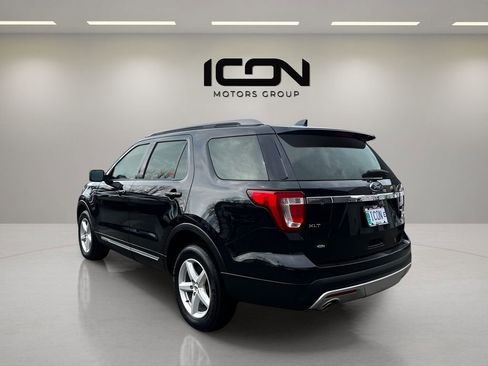 Used 2017 Ford Explorer XLT AWD/4WD image 3