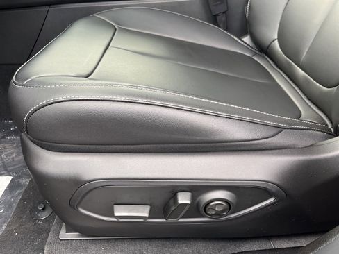 New 2025 Jeep Grand Cherokee L Limited w/ Black Appearance Package image 29