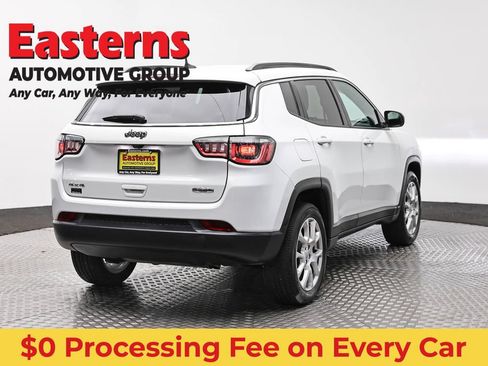Used 2022 Jeep Compass Latitude AWD/4WD image 5