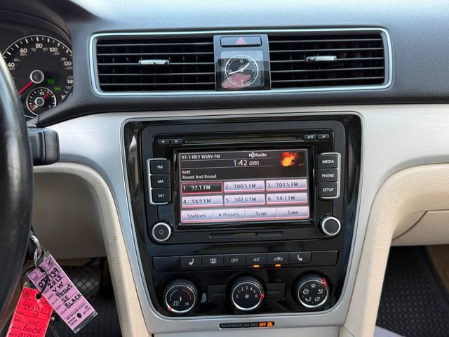 Used 2013 Volkswagen Passat 2.5 SE FWD image 6
