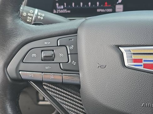 Used 2022 Cadillac Escalade Premium Luxury image 22