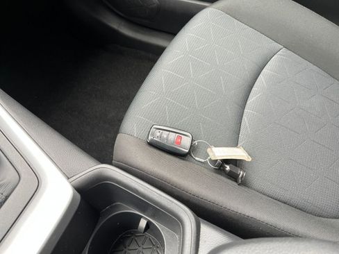 Used 2025 Toyota RAV4 XLE image 22