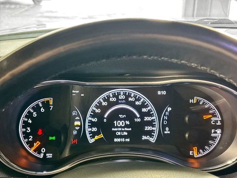 Used 2022 Jeep Grand Cherokee Limited image 14