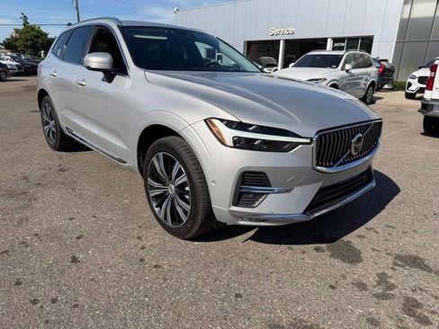 Used 2022 Volvo XC60 B5 Inscription w/ Advanced Package FWD image 3