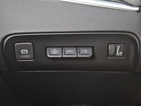 Used 2024 Buick Enclave Premium image 25