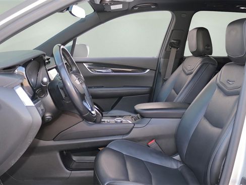 Used 2020 Cadillac XT6 Premium Luxury image 12