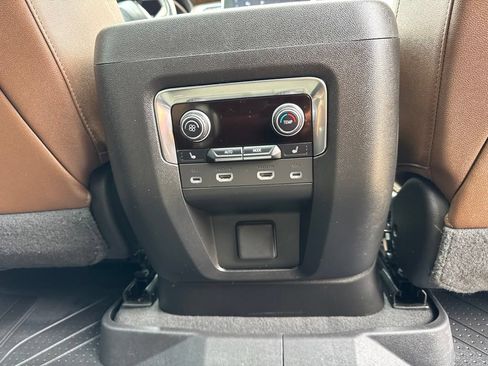 Used 2023 Chevrolet Suburban High Country AWD/4WD image 18