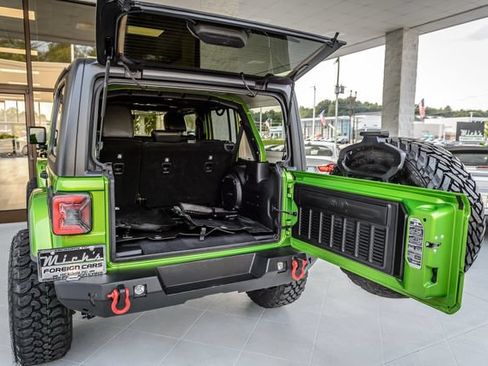 Used 2019 Jeep Wrangler Unlimited Sahara AWD/4WD image 10