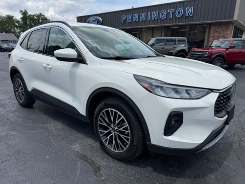 Used 2023 Ford Escape SE FWD image 9