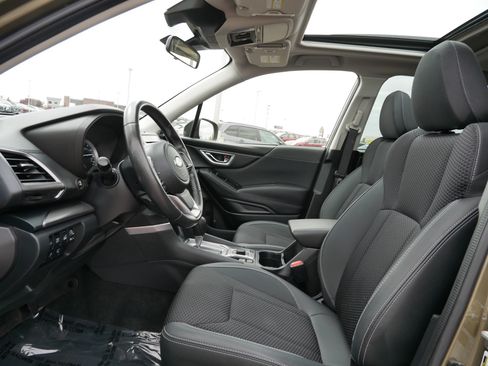 Used 2023 Subaru Forester Premium AWD/4WD image 31