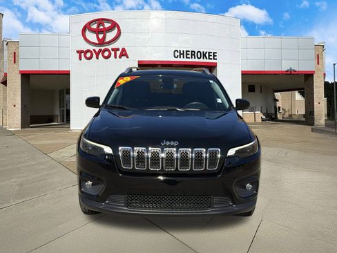 Used 2020 Jeep Cherokee Latitude Plus w/ Comfort/Convenience Group image 2